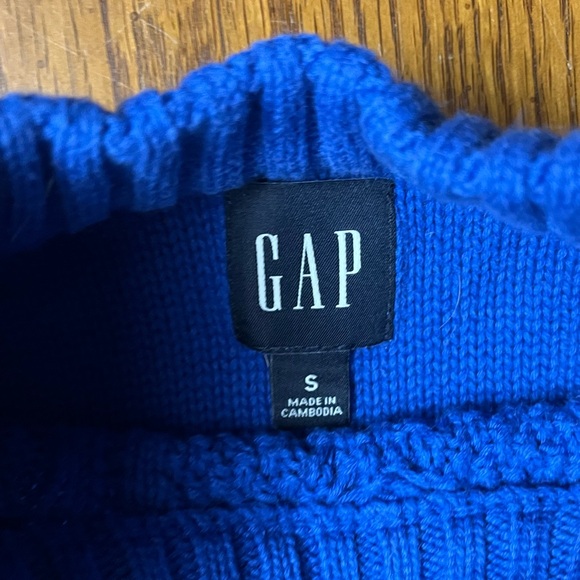 LAST CHANCE - DONATING Gap warm heavy Cable Knit Sweater - Picture 2 of 6